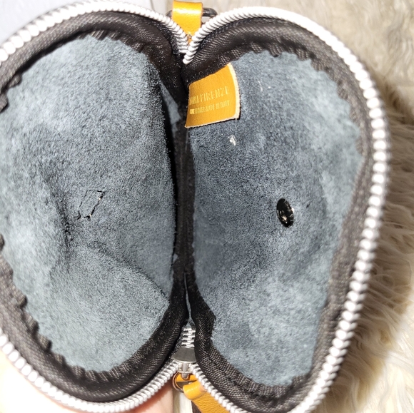 Divina Firenze Crossbody Italian Made Leather Black and Tan Small Bag - Picture 13 of 16